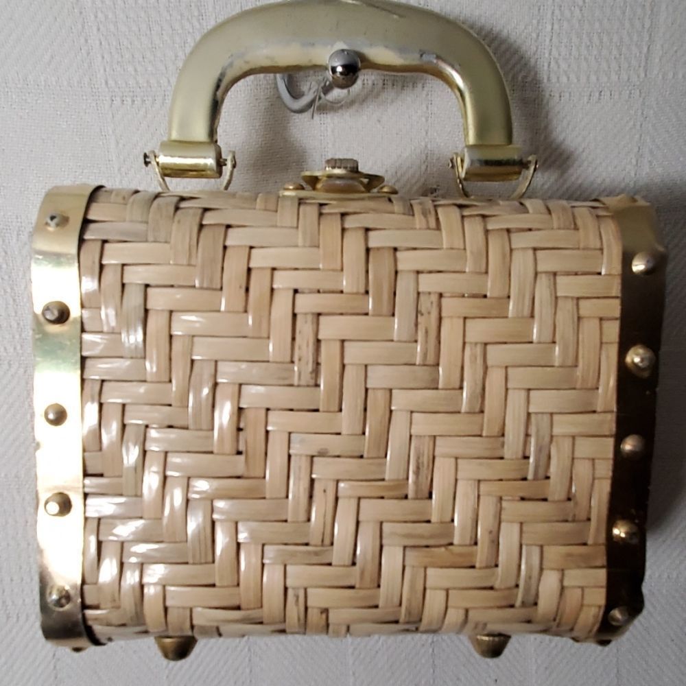 Super cute wicker basket inspired handbag